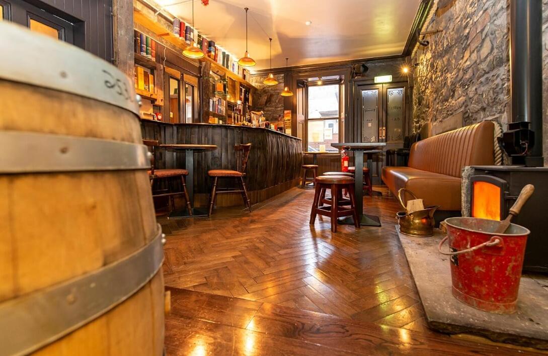 ホテル The Whisky Vaults オーバン エクステリア 写真